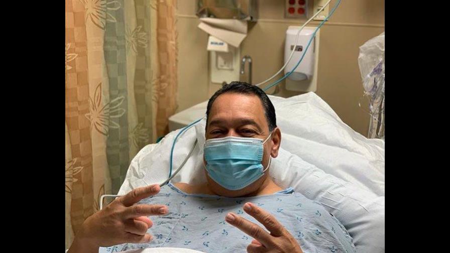 Cantante Tito Nieves es sometido a una cirugía Cantante Tito Nieves es sometido a una cirugía