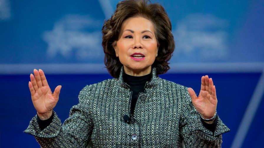 Renuncia la secretaria de Transporte de Trump y lo acusa de encabezar mitin al Capitolio