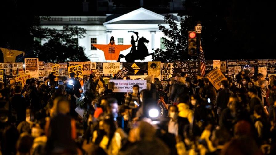 Polémica y larga jornada electoral en EEUU, sin un claro ganador