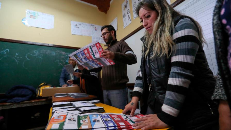 Aumenta la presión en Bolivia por interrupción de recuento de votos