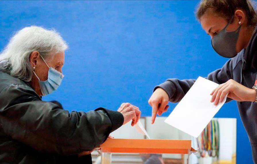 Las elecciones en Galicia y el País Vasco mantienen el statu quo