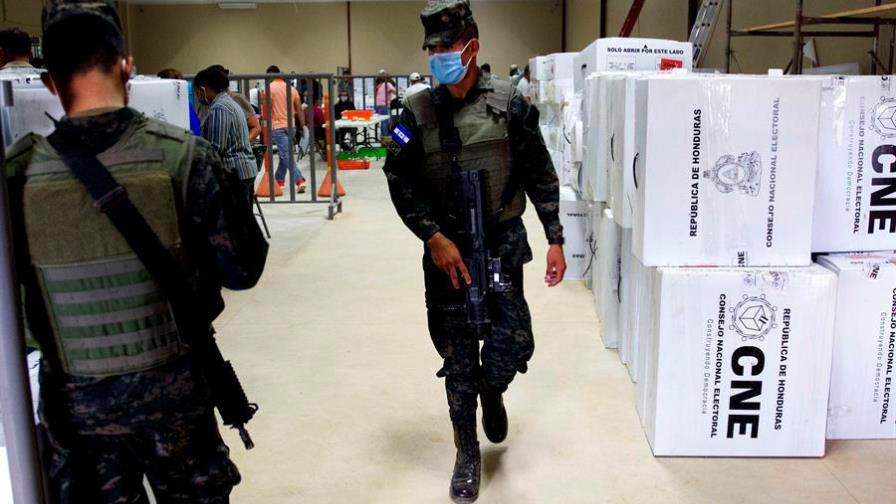 Tres aspirantes encabezan lento conteo en Honduras, donde piden más celeridad