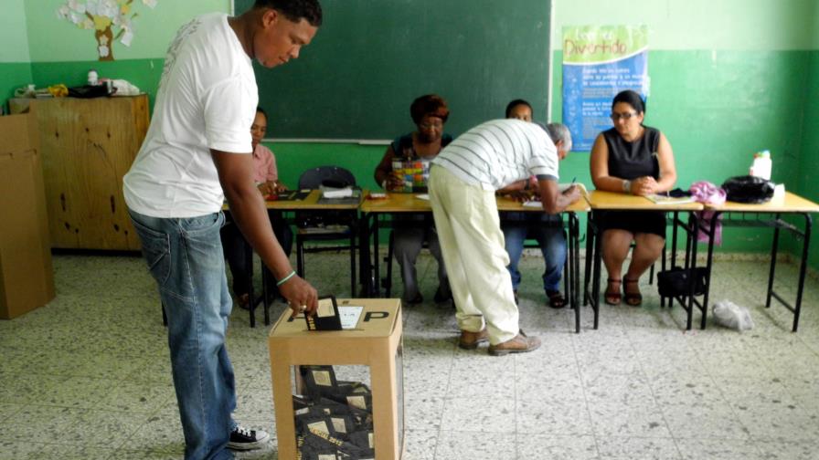 Mayoría de  candidatos en elecciones municipales se escogerá con boletas impresas