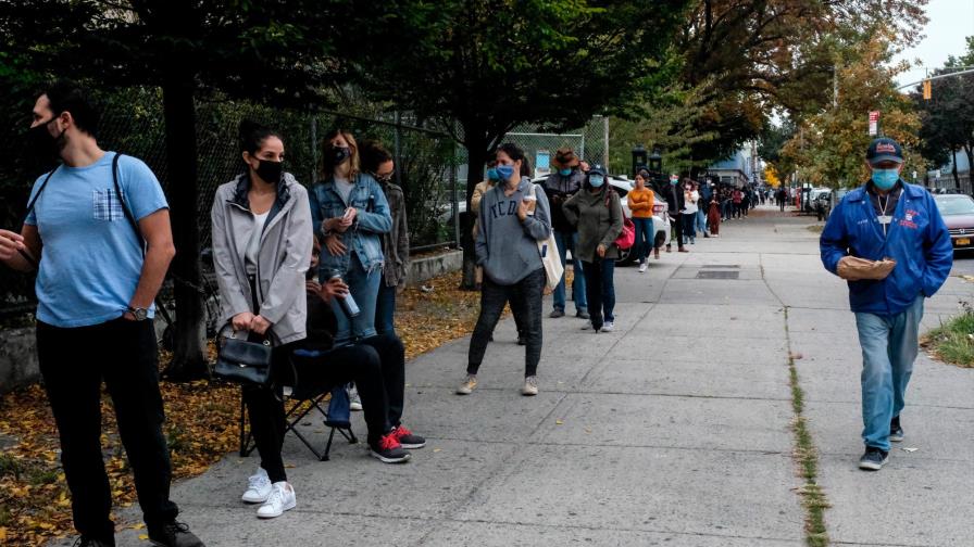 Los neoyorquinos se apresuran a votar para asegurar una amplia victoria de Biden