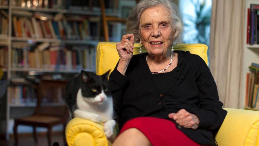 La escritora mexicana Elena Poniatowska se suma al #Metoo
