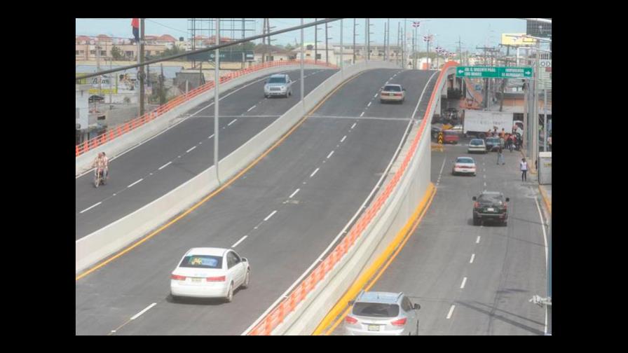 Obras Públicas reanudará esta noche el tránsito por elevado de la Charles De Gaulle