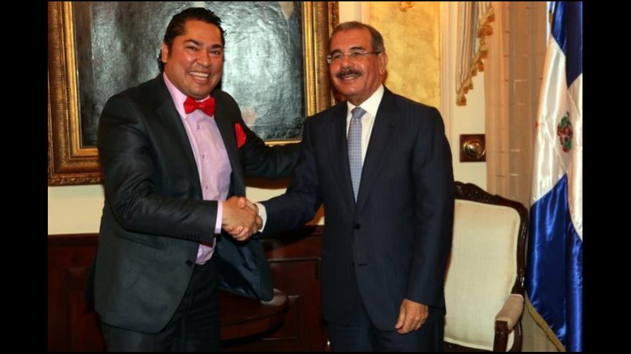 “El Pachá” visita a Danilo Medina, y le pide que se reelija “El Pachá” visita a Danilo Medina, y le pide que se reelija