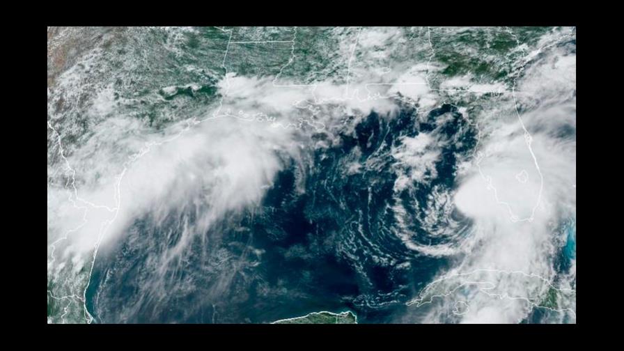 Elsa pierde categoría de huracán antes de tocar tierra en Florida