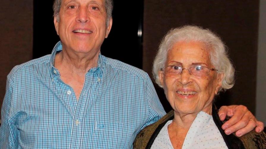 Fallece la educadora Elvia Miller, madre de Max Puig 