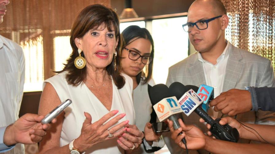 Embajadora de EEUU valora seguridad del país para proteger el turismo Embajadora de EEUU valora seguridad del país para proteger el turismo