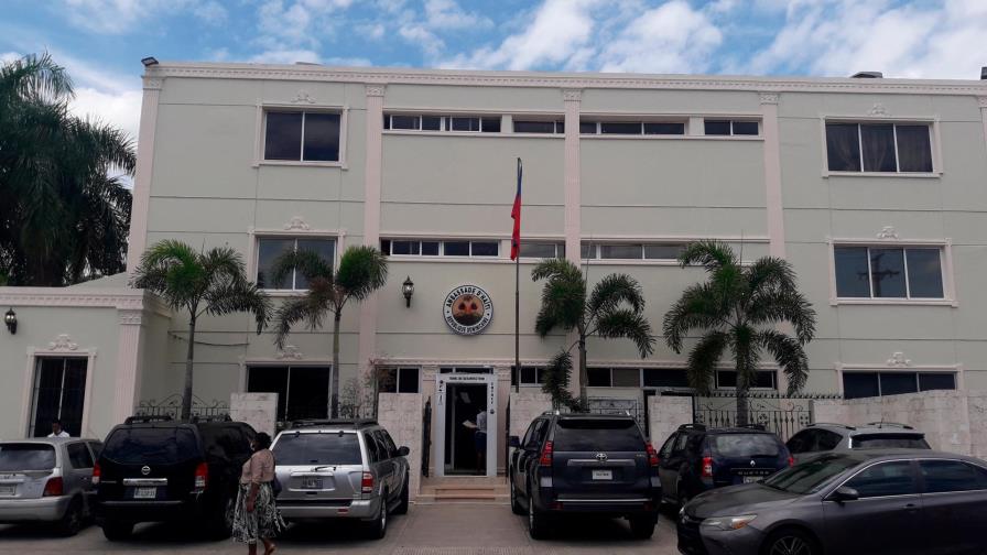 Haitianos en RD podrán votar en referéndum y elecciones si cuentan con nueva cédula Haitianos en RD podrán votar en referéndum y elecciones si cuentan con nueva cédula