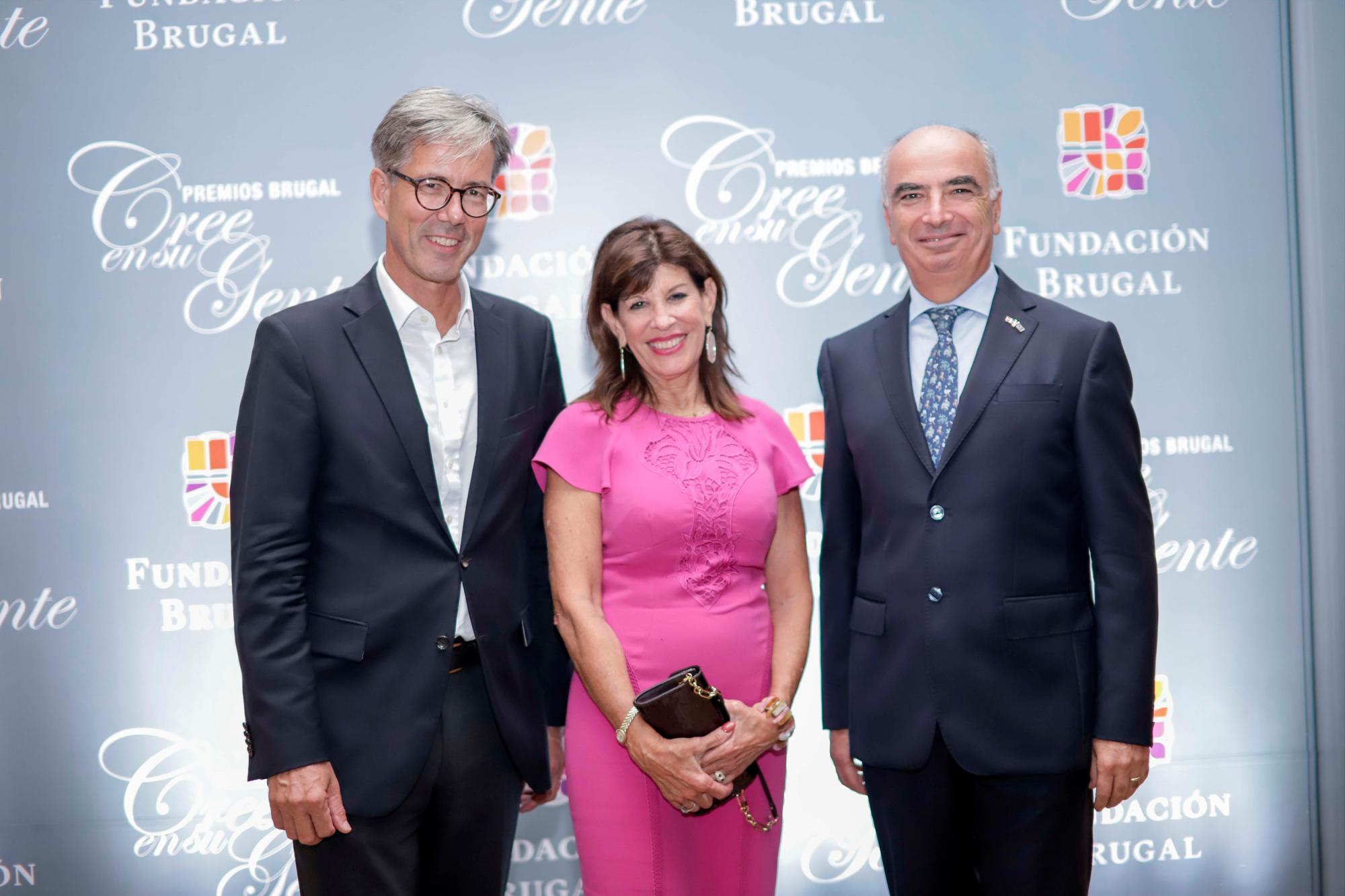 Volker Pellet, Robin S. Bernstein y Gianluca Grippa.