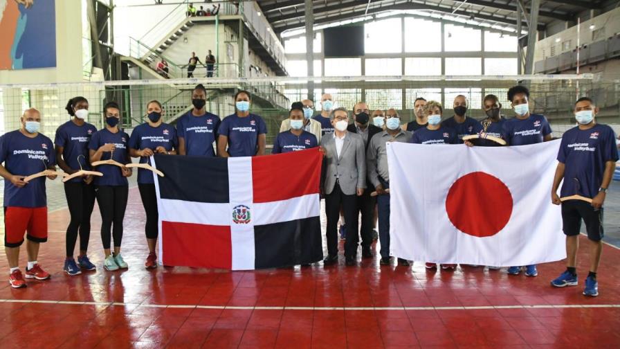Embajador de Japón desea una medalla a las Reinas del Caribe en los Juegos Olímpicos