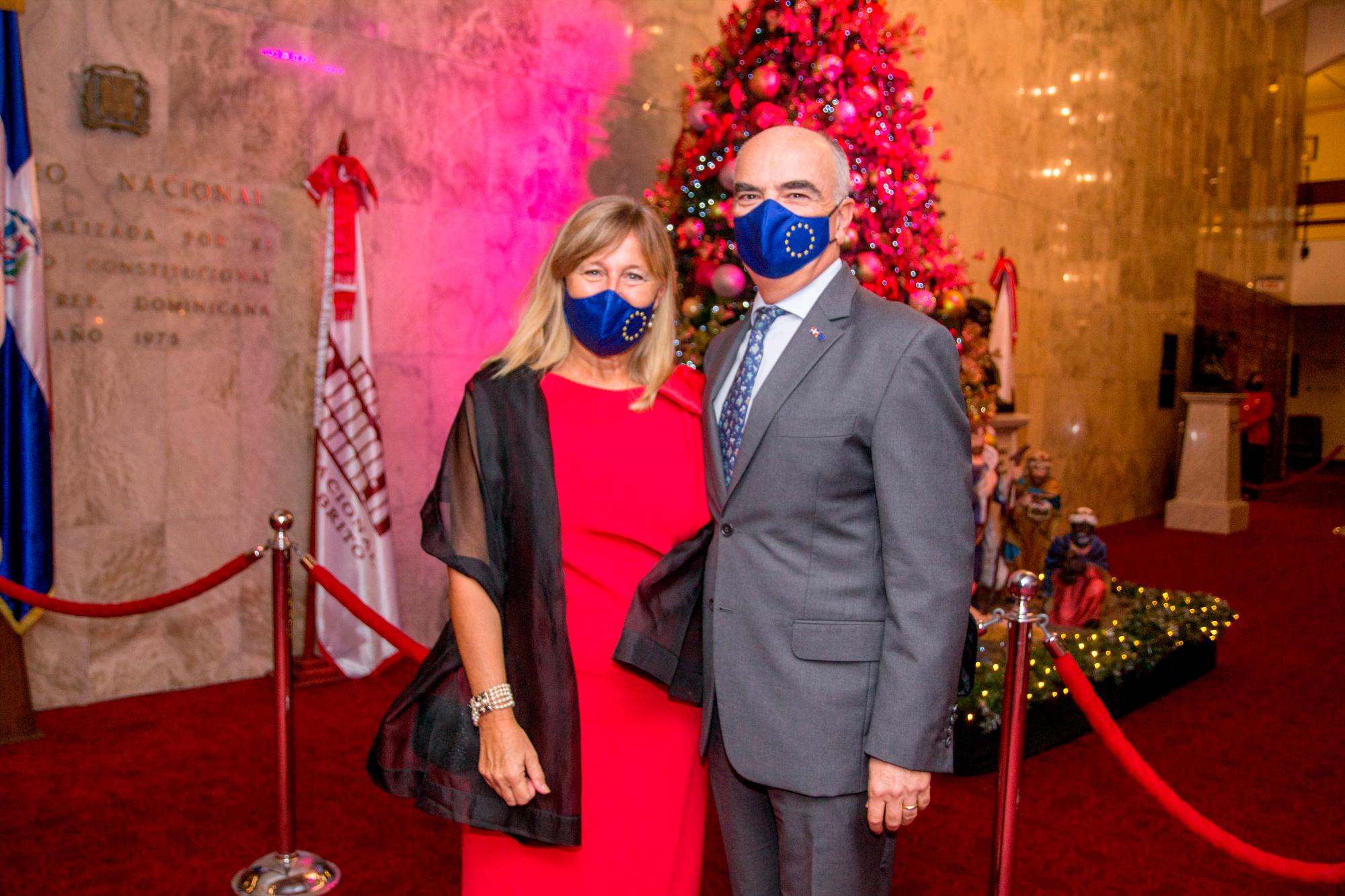 Gianluca Grippa, Embajador, Jefe de la Delegación de la Unión Europea en la República Dominicana, y su esposa.