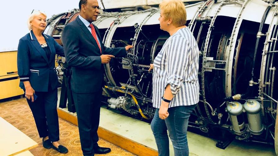 Embajador resalta formación técnico profesional de los jóvenes en el Gobierno