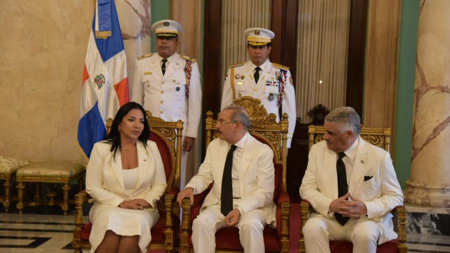 Danilo Medina recibe las cartas credenciales de varios embajadores