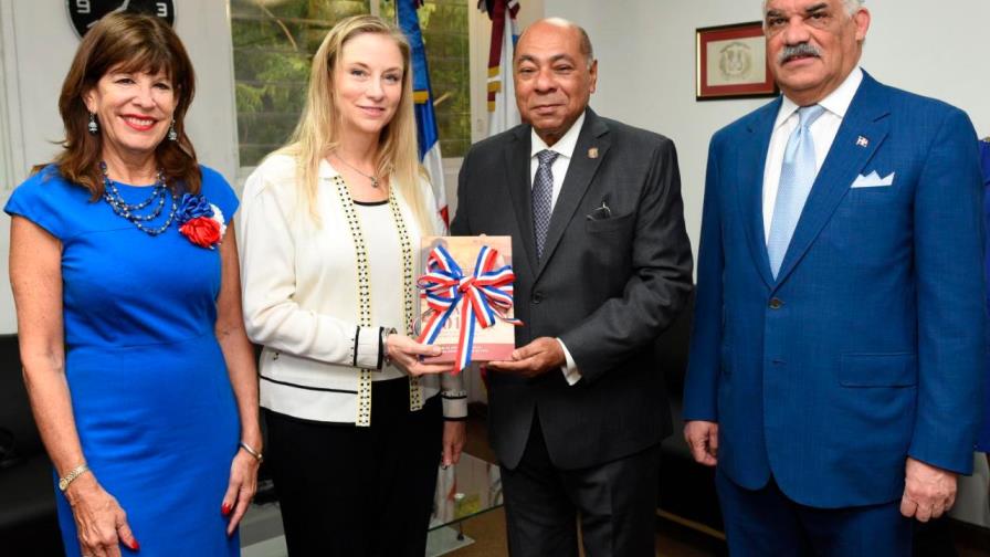 Subsecretaria de Estado de EEUU realiza visita al Tribunal Constitucional