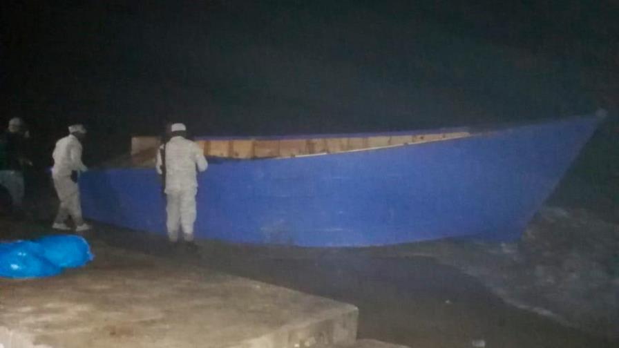 Apresan 19 personas al intentar viajar de manera ilegal a Puerto Rico Apresan 19 personas al intentar viajar de manera ilegal a Puerto Rico