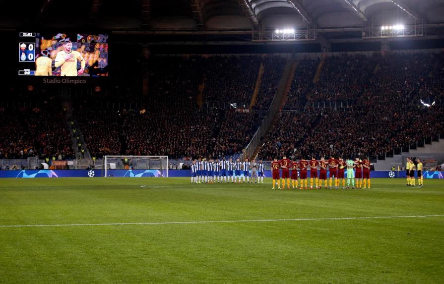Roma y Oporto respetan un minuto de silencio en honor a Sala; Man-U y el PSG también lo honran