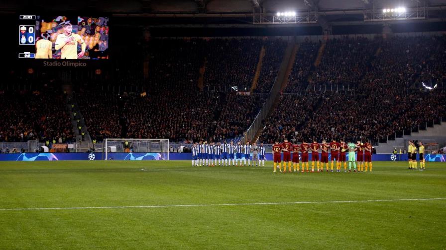 Roma y Oporto respetan un minuto de silencio en honor a Sala; Man-U y el PSG también lo honran