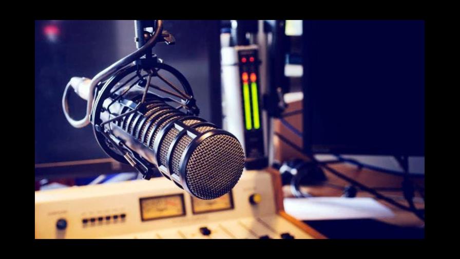 Indotel cierra 38 emisoras de radio ilegales en el país 