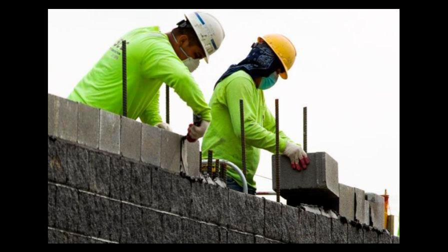 Estados Unidos recupera cerca del 60 % de los empleos perdidos por la pandemia