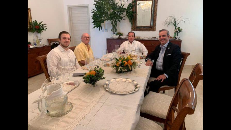 Hipólito Mejía y Luis Abinader hablan sobre alianzas en casa de Paliza