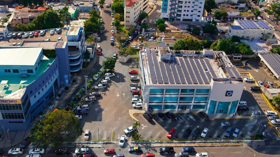 Banco Popular instala paneles solares en el 42% de sus oficinas a nivel nacional Banco Popular instala paneles solares en el 42% de sus oficinas a nivel nacional