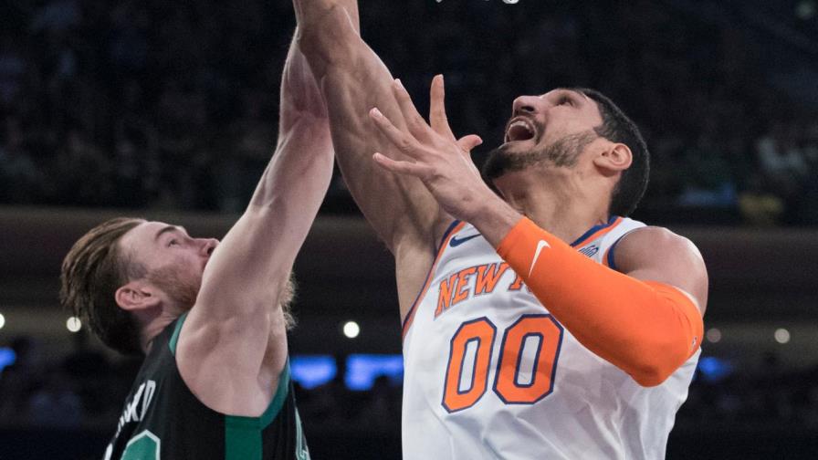 Blazers firman al pívot Enes Kanter