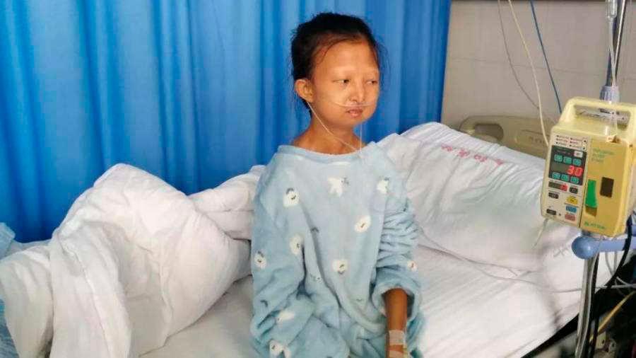 Murió estudiante china que vivió cinco años a base de arroz para mantener a su hermano enfermo