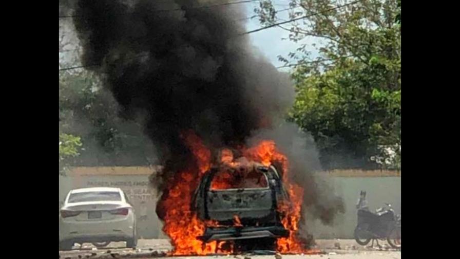 Enfrentamiento entre reformistas y peledeístas deja dos heridos en Cotuí Enfrentamiento entre reformistas y peledeístas deja dos heridos en Cotuí