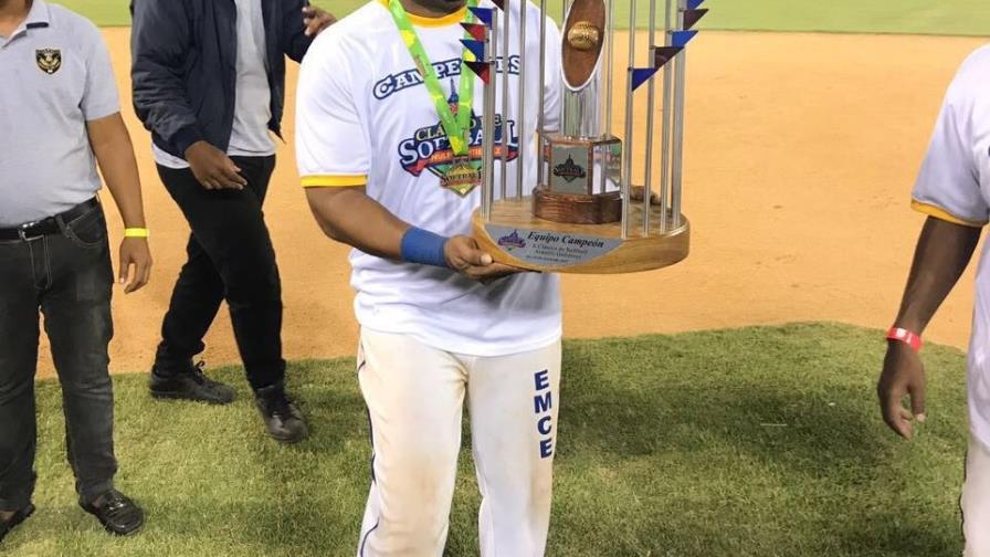 Enrique Wilson será instructor de bateo en la Dominican Summer League con los Cubs