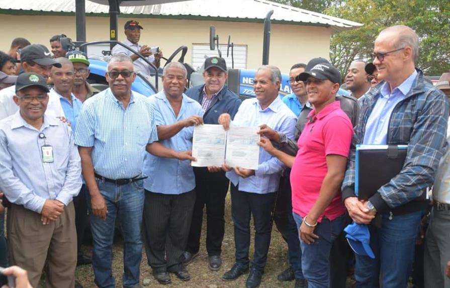 FEDA respalda  productores de Elías Piña con ocho millones de pesos