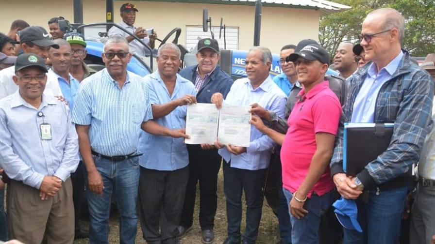 FEDA respalda  productores de Elías Piña con ocho millones de pesos