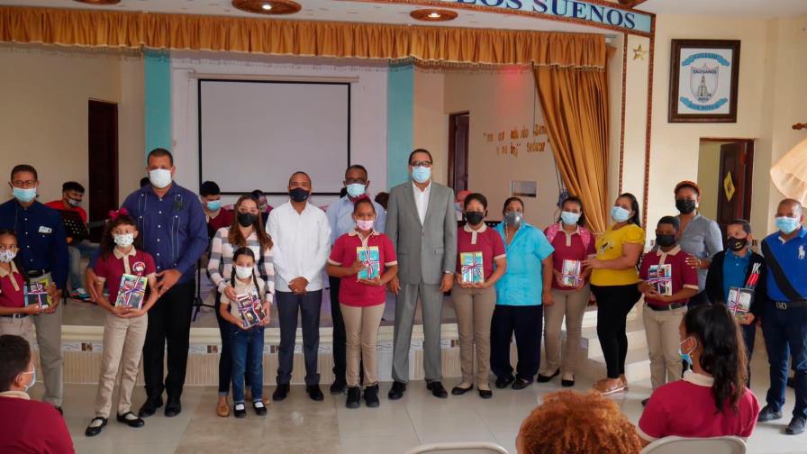 Dominicana Lee desarrolla amplia agenda de trabajo en Moca Dominicana Lee desarrolla amplia agenda de trabajo en Moca