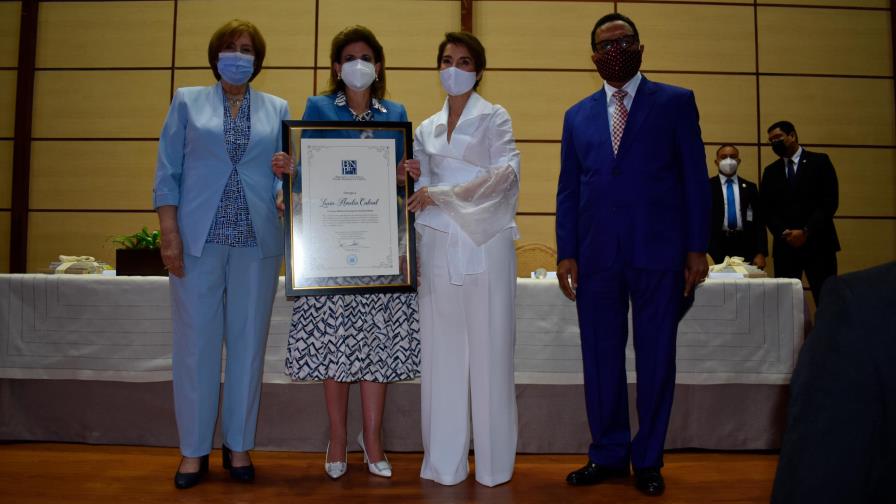 Entregan el Premio de Literatura Infantil a la escritora Lucía Amelia Cabral