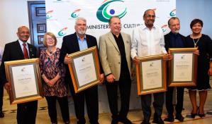Entregan Premio Nacional de Artes Visuales