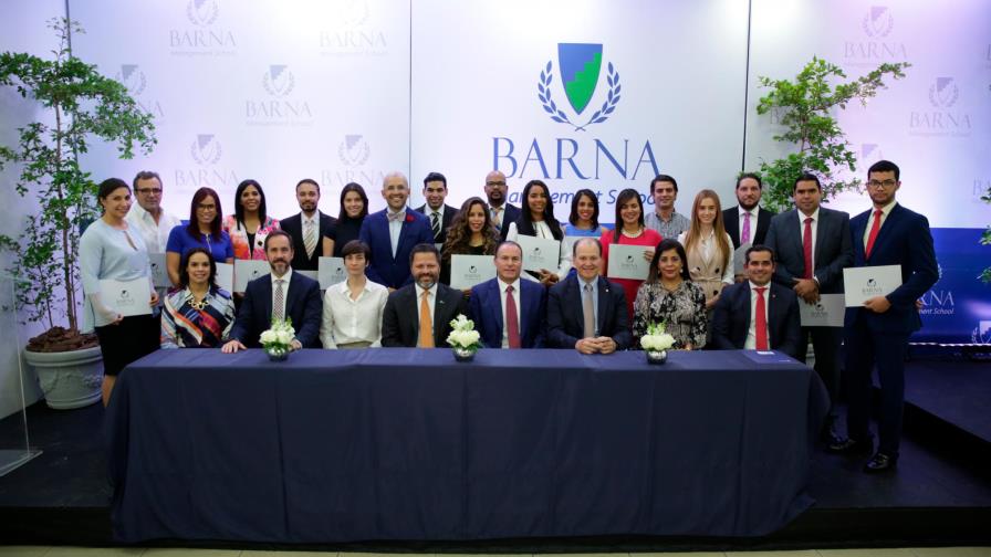 Barna abre convocatoria de becas para maestrías en administración de empresas