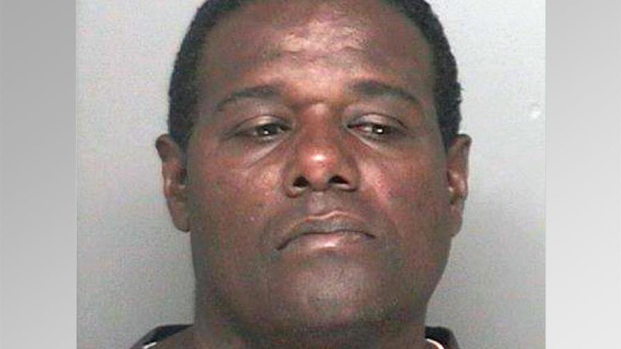 Extraditan a USA entrenador de béisbol juvenil acusado de agresión sexual