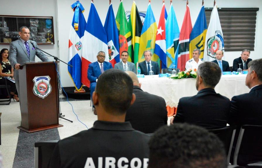 Presidente DNCD y embajador de Francia cierran entrenamiento para perseguir narco en aeropuertos