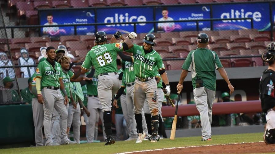 Rainel Rosario y seis lanzadores ponen a las Estrellas a brillar por cuarto partido en fila