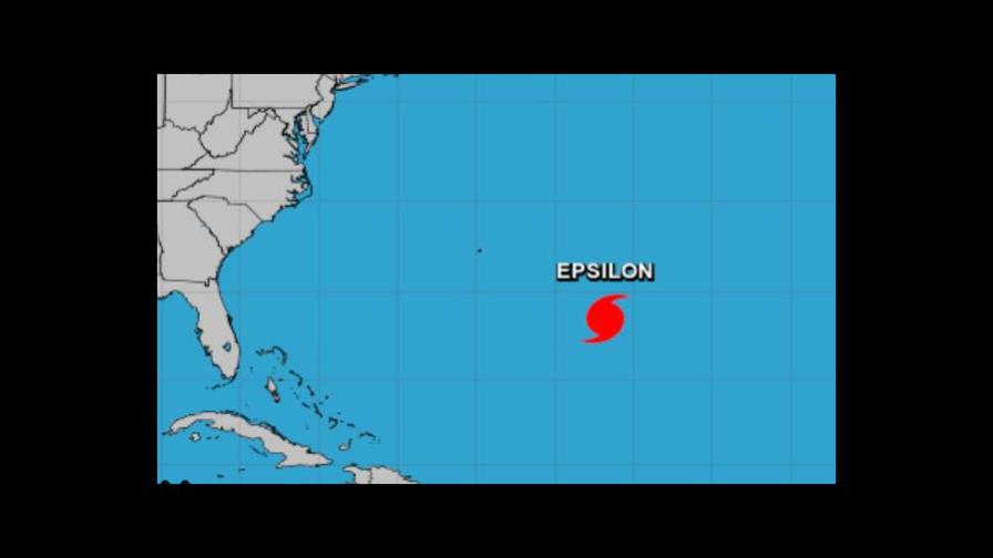 Epsilon se convierte en huracán en su avance hacia Bermuda