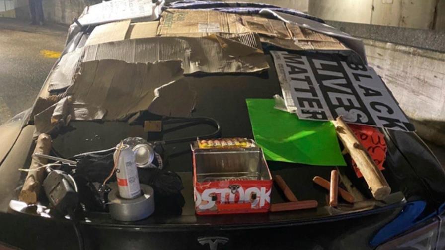 Amenaza de bomba en NY tras encontrar paquete sospechoso dentro de automóvil 