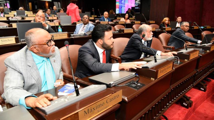 Confrontación en la Cámara de Diputados por sustituto de fallecido legislador