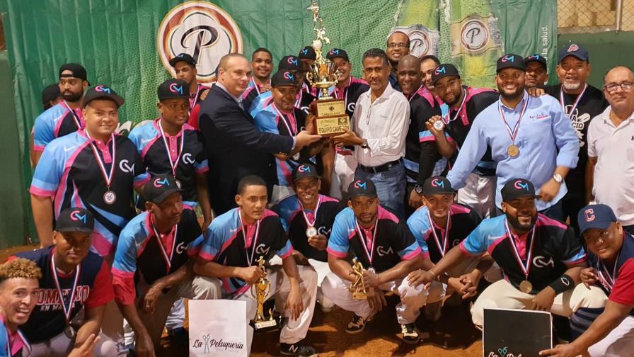 Comercio en Marcha doble campeón en softbol del Distrtito Nacional