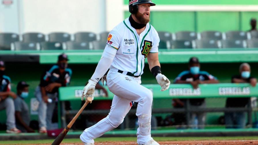 Guzmán lidera victoria de Gigantes en primera visita a las Estrellas Guzmán lidera victoria de Gigantes en primera visita a las Estrellas