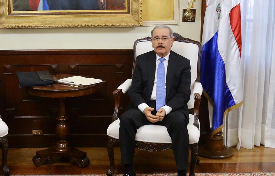 Danilo Medina remueve la mata; designa a Peña Mirabal en Educación