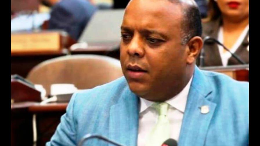 Diputado recomienda convocar a cumbre para debatir reforma tributaria