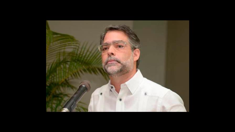 Ernesto Selman presenta renuncia a militancia del PLD