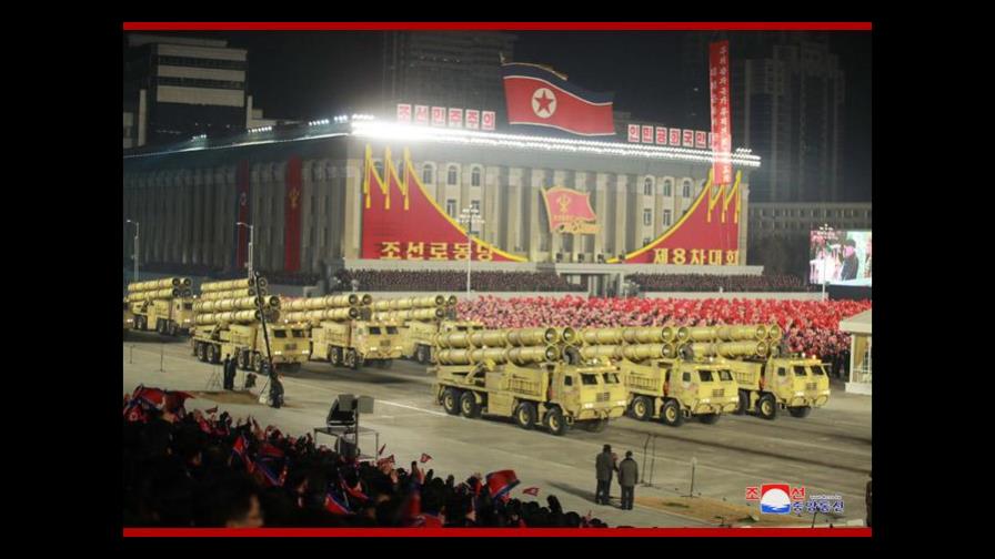 Pionyang acoge un desfile militar tras concluir el congreso del partido